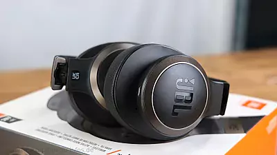 JBL LIVE-650-BTNC gefaltet 2