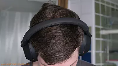 Sony XM5 Test - Von oben auf einem Kopf