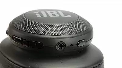 JBL-E55BT 21