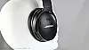 Bose QuietComfort 45 auf dem Kopf seitlich